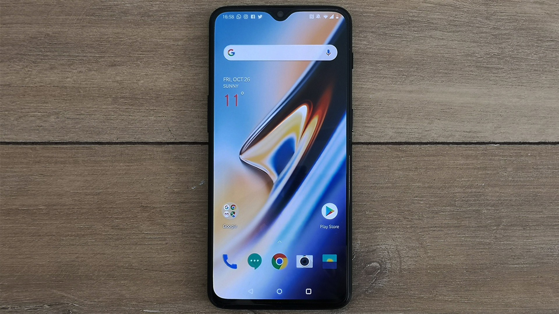 OnePlus в рекламе OnePlus 6T показала другое устройство