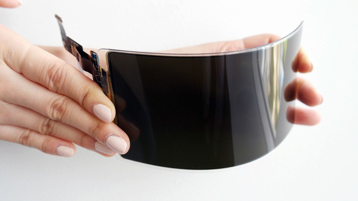Samsung разработала прочный изогнутый OLED-дисплей