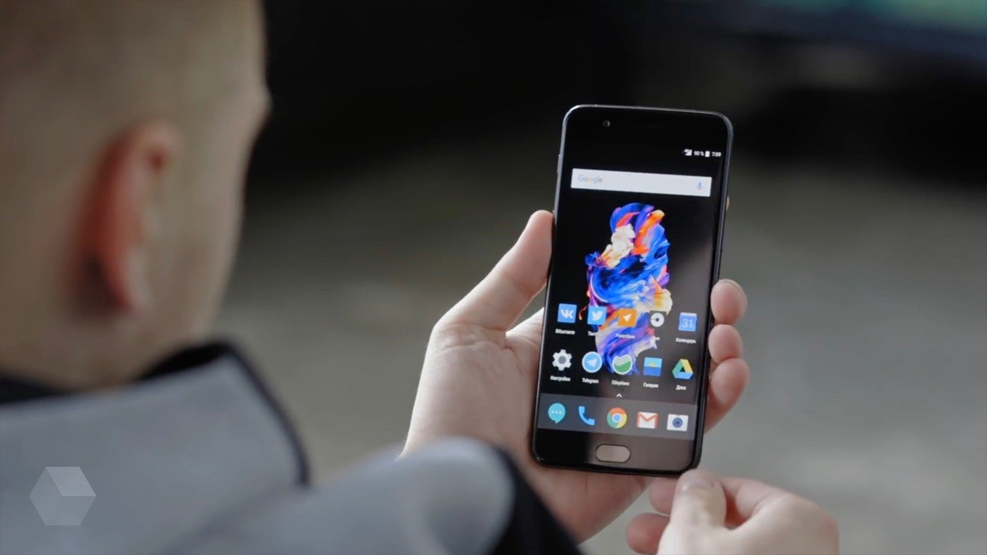 OnePlus выпустит смартфон с поддержкой 5G в следующем году