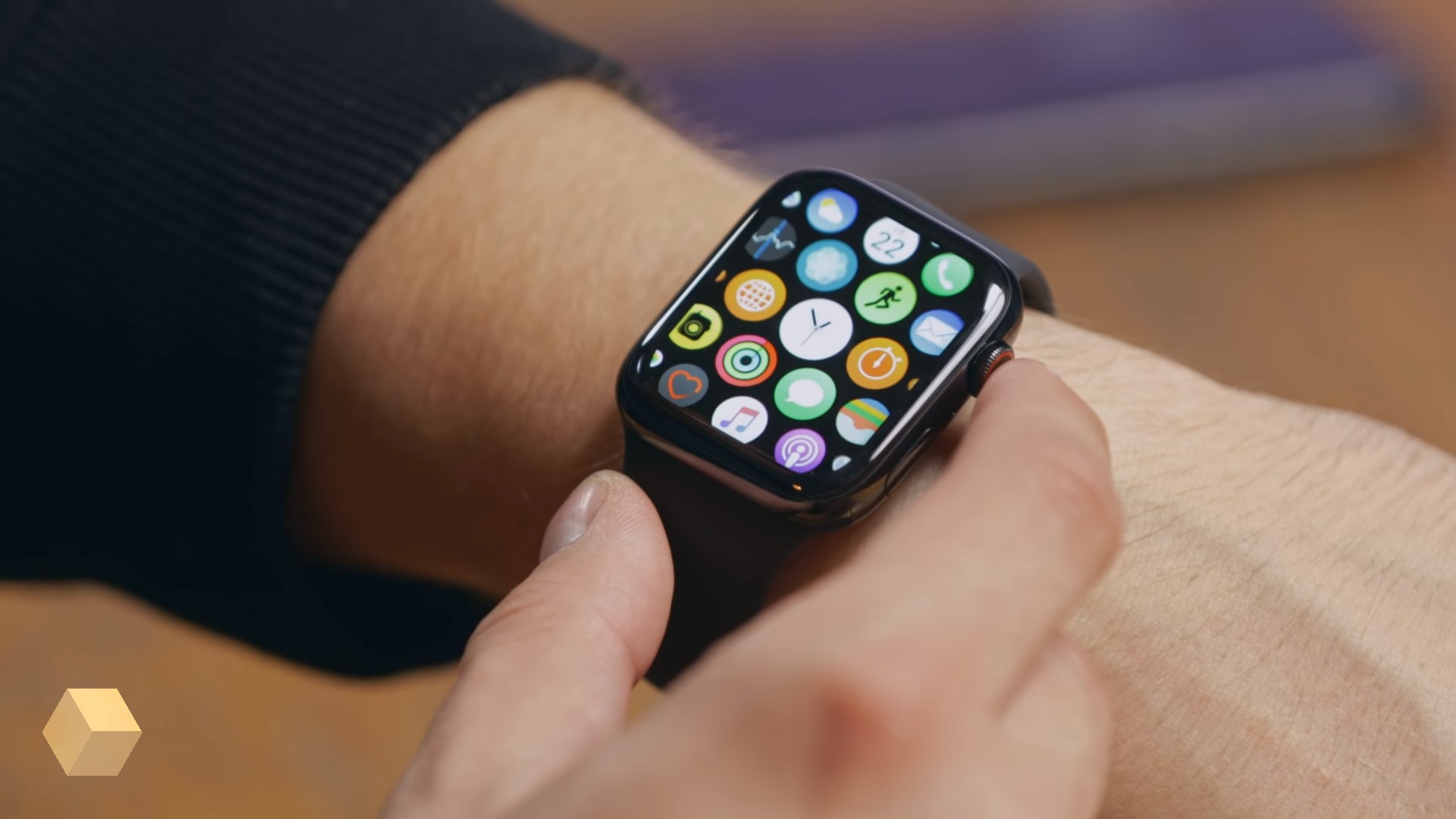 Apple переработала внутреннюю компоновку Apple Watch Series 4
