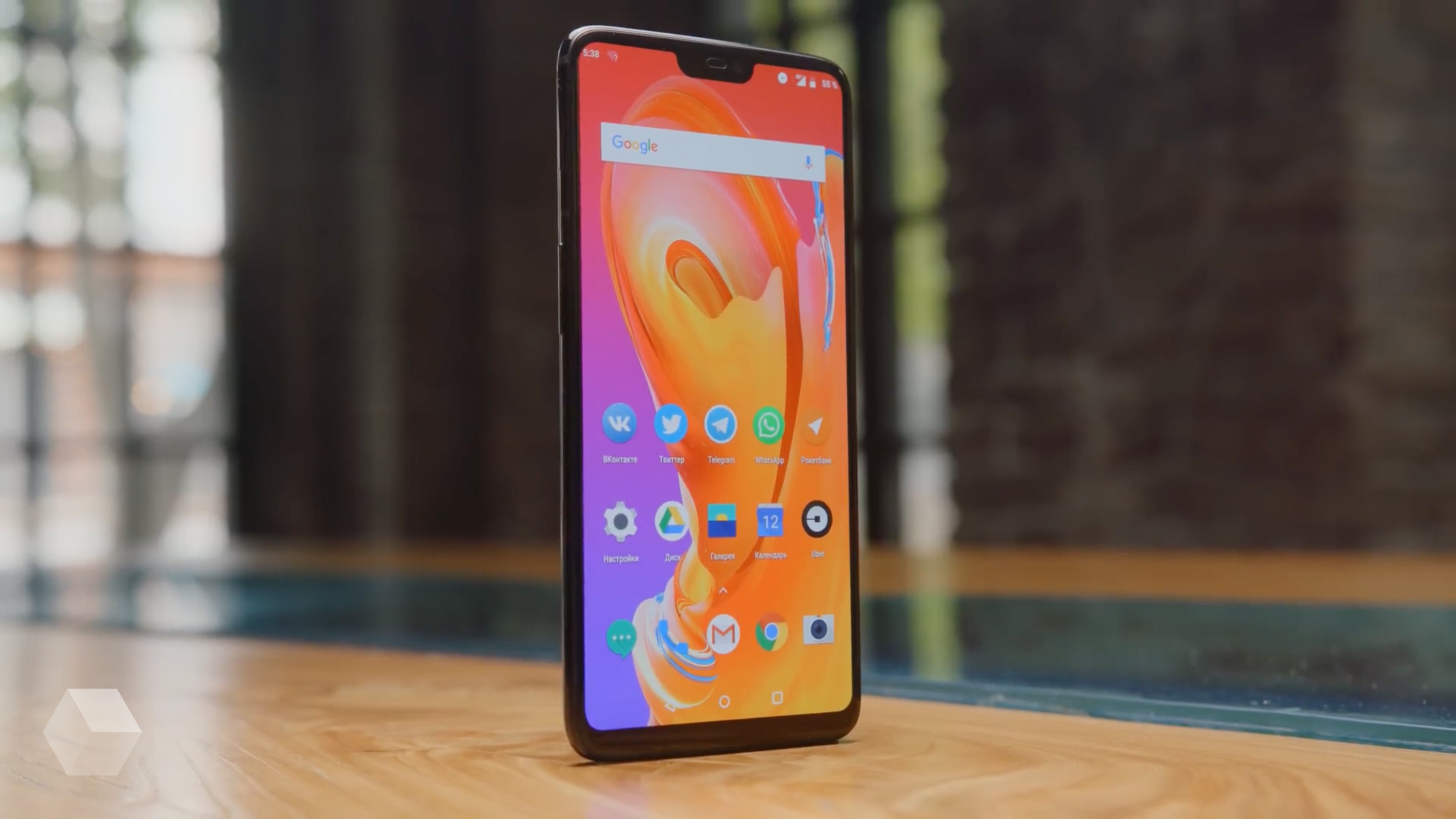 OnePlus 6 попал в десятку лучших «камерофонов»