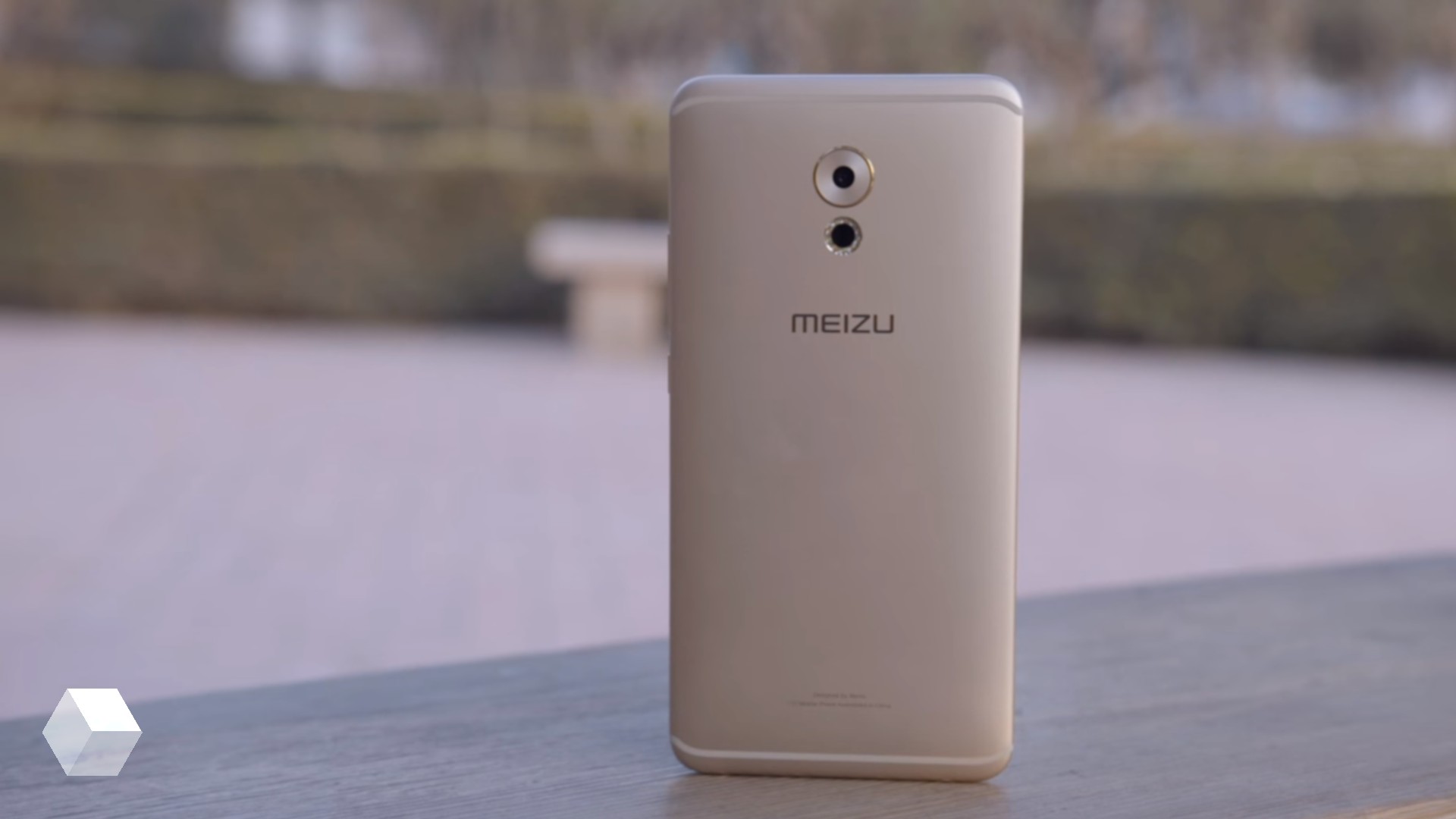 Только два дня флагманы Meizu Pro 6 и Pro 6 Plus вдвое дешевле