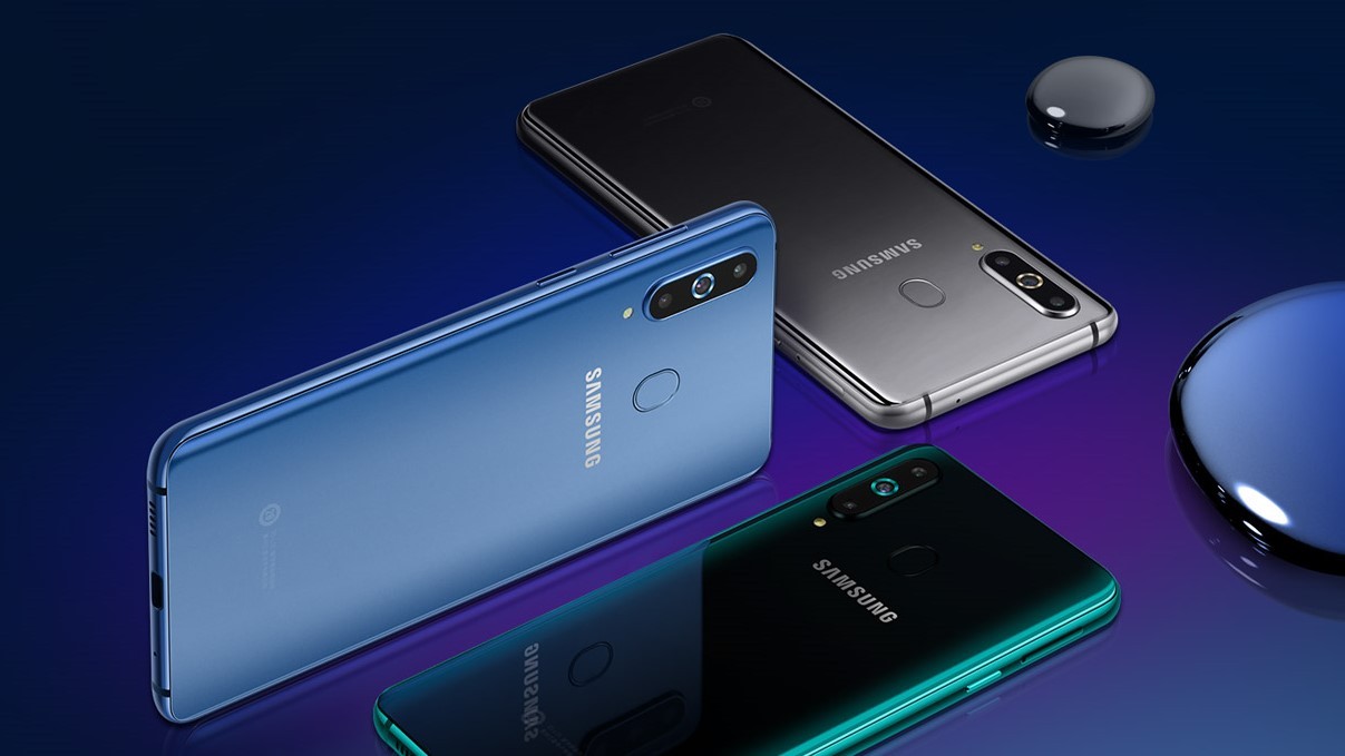 Samsung Galaxy A8s: первый «дырявый» смартфон