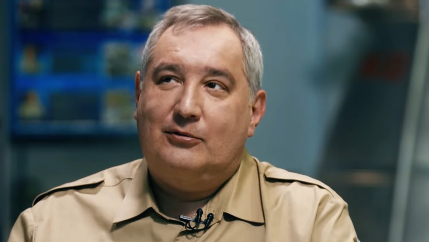Рогозин предложил украшать космические ракеты хохломой и гжелью