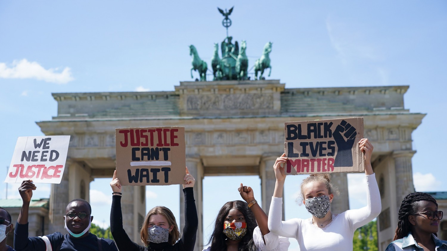 В Англии снесли могильный камень пса по кличке Nigger и другие проявления Black Lives Matter
