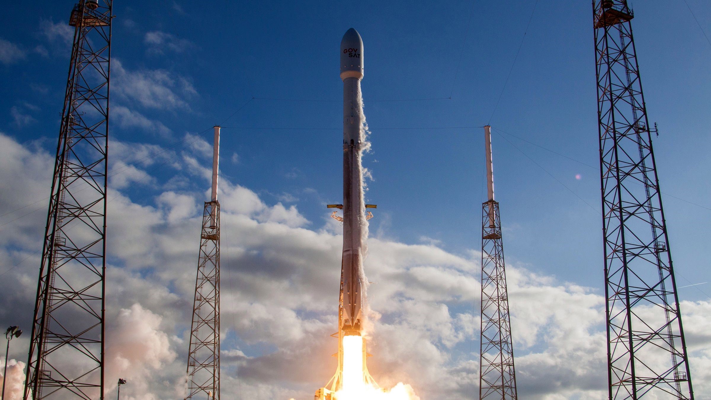 SpaceX успешно посадила новый разгонный блок Block 5