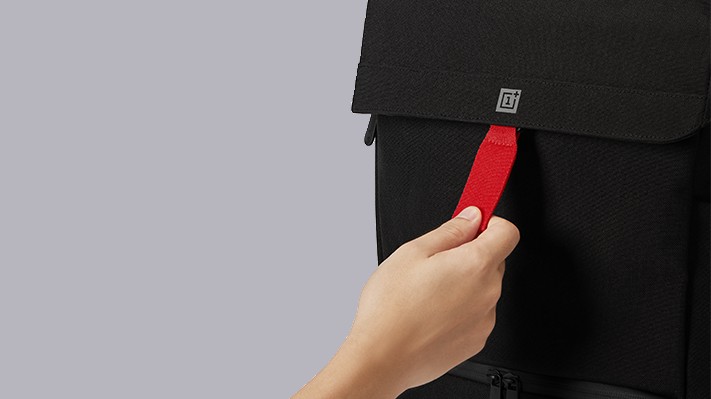 Рюкзак OnePlus Explorer Backpack сшит из нейлоновой ткани