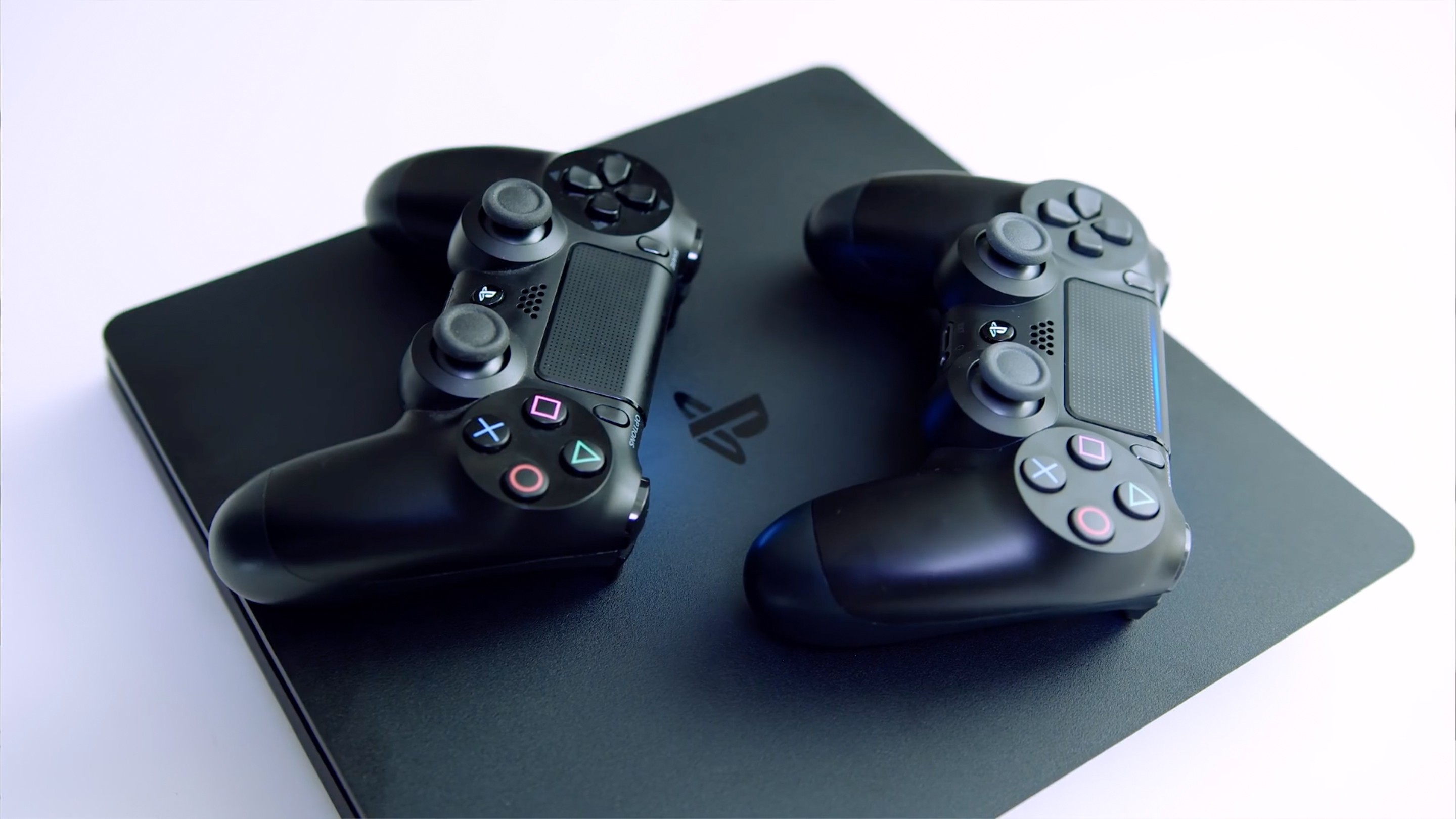 Sony запатентовала геймпад с сенсорным дисплеем