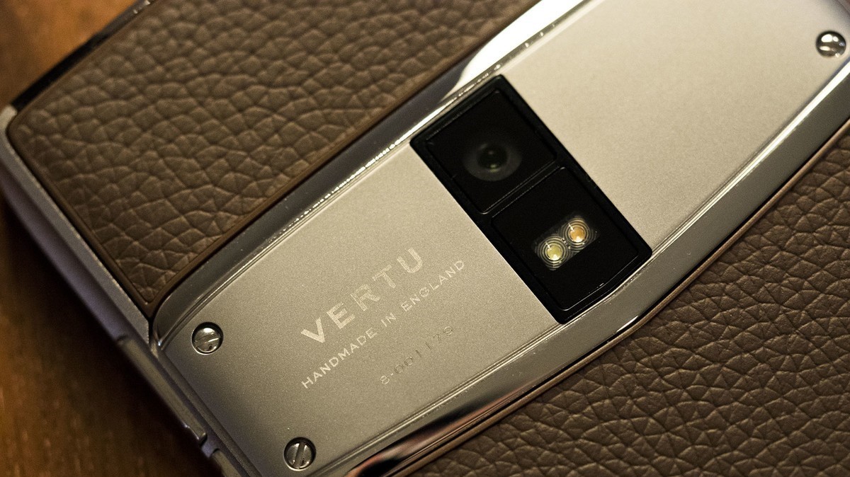 Люксовые телефоны Vertu вернутся 17 октября