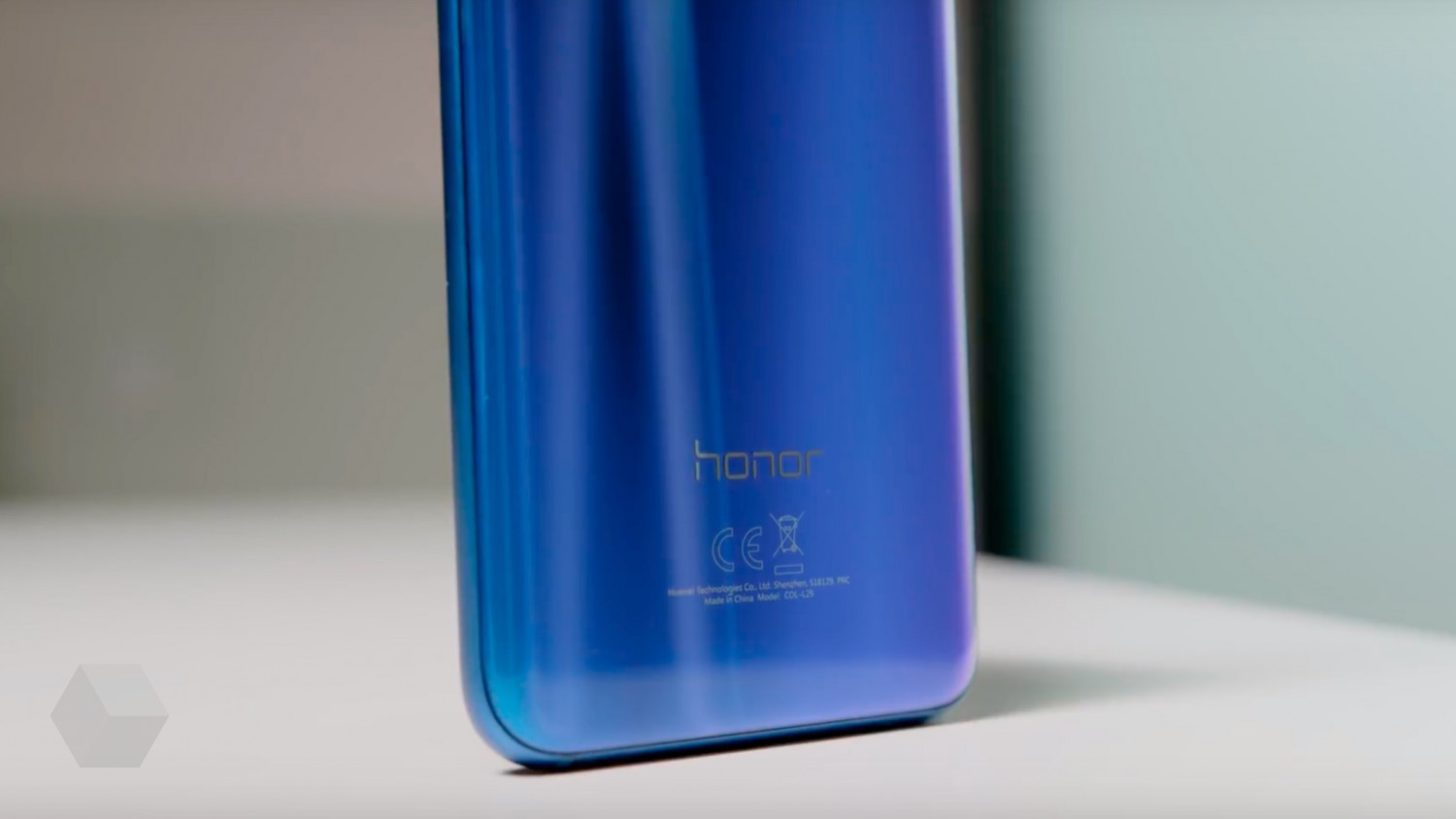 Honor 10 Premium снова предлагают со скидкой 7000 рублей