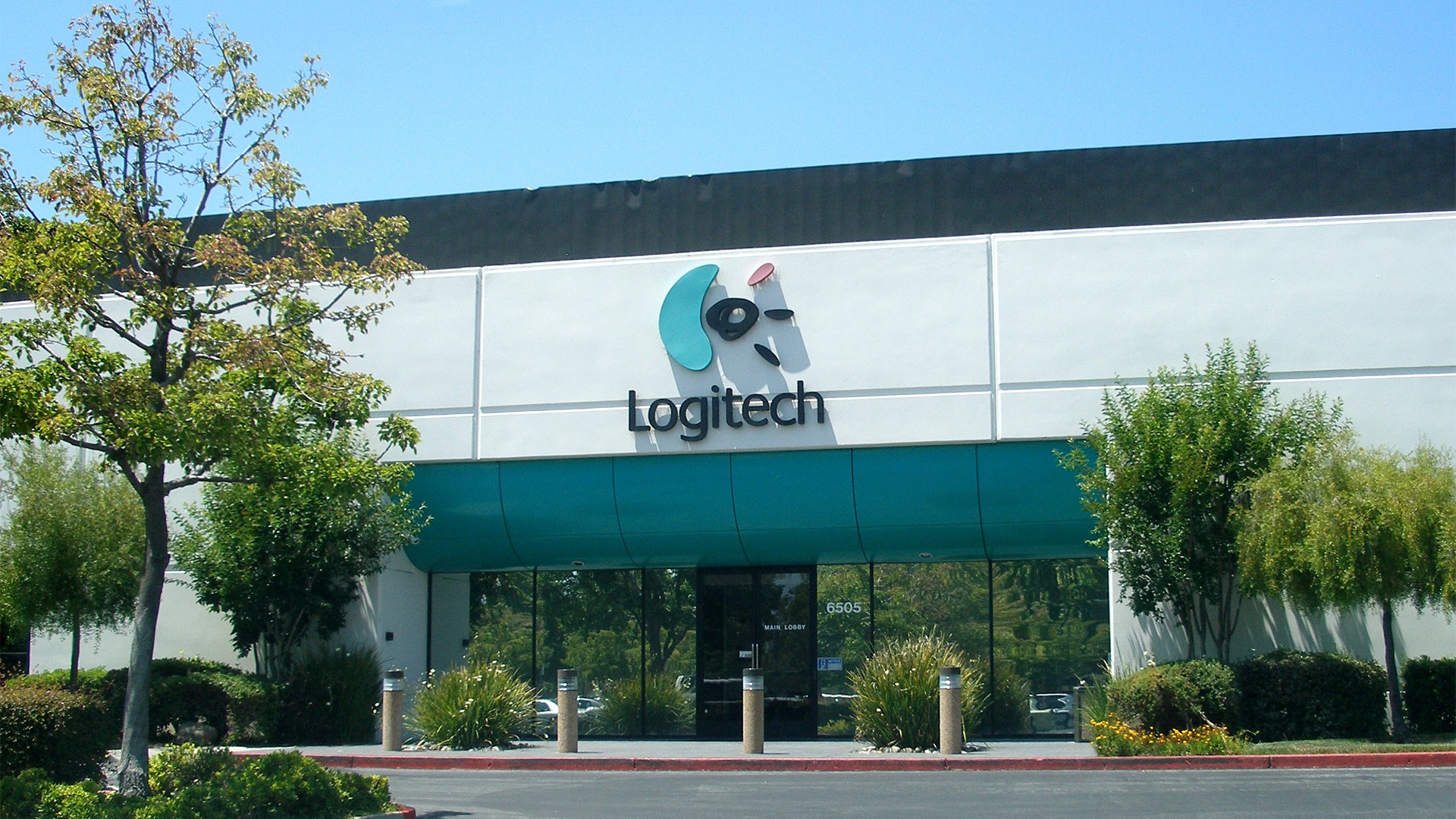 Logitech хочет приобрести Plantronics