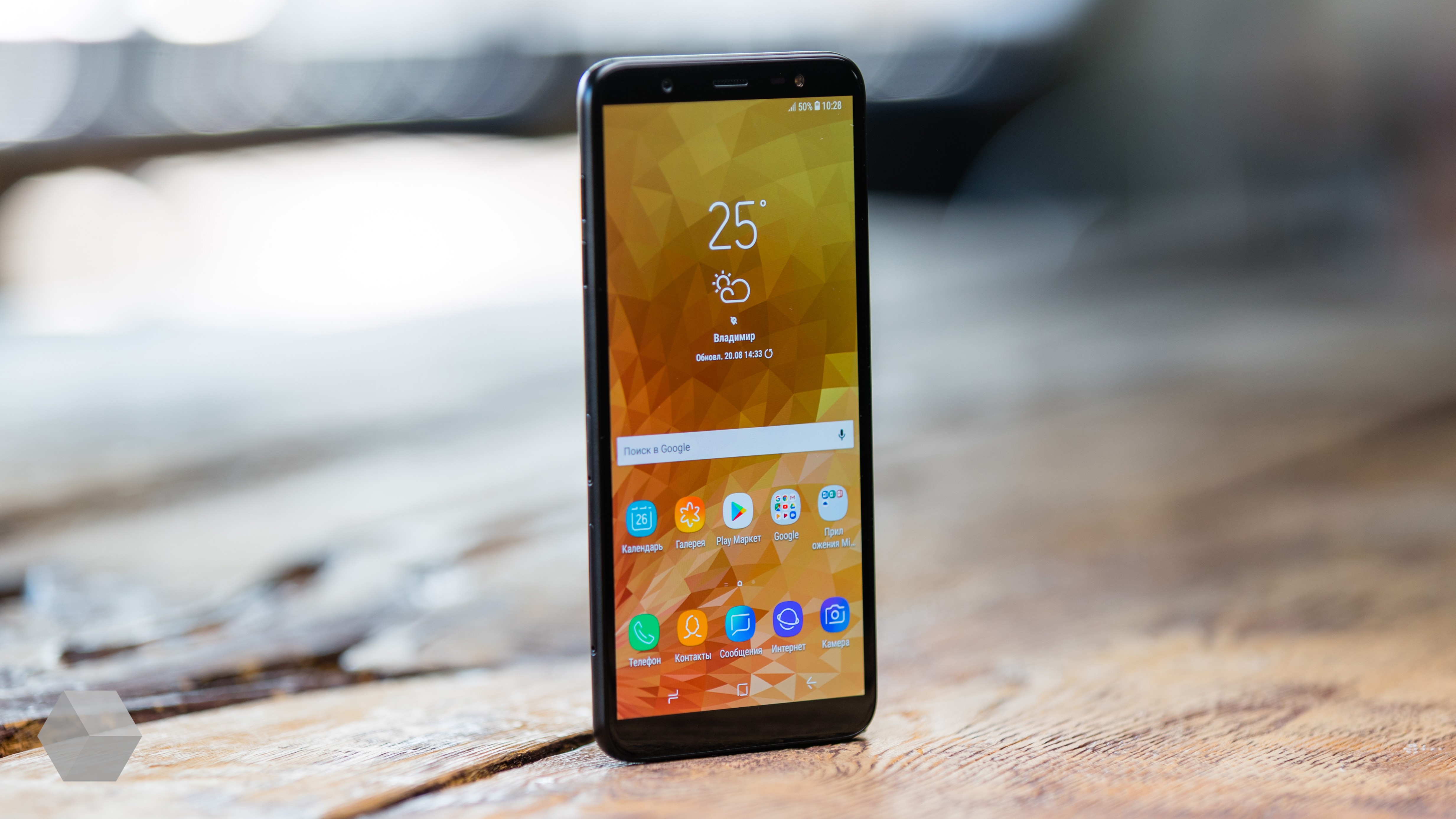 Samsung Galaxy J8 (2018) — среднебюджетник с AMOLED