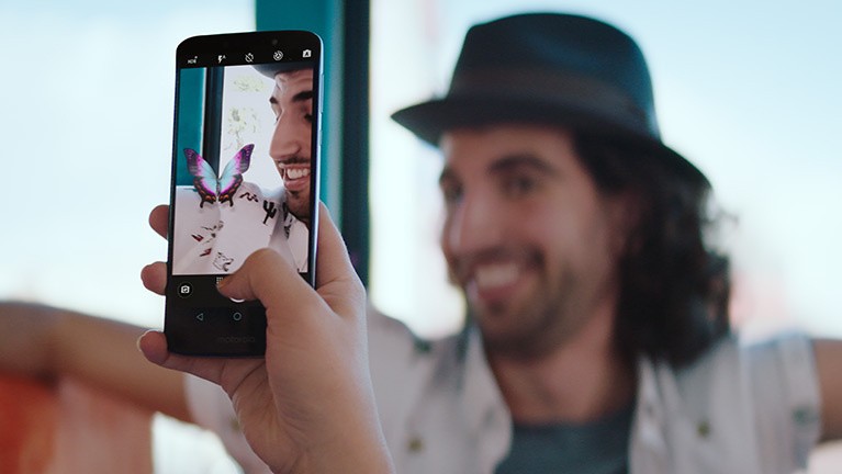 Большинство смартфонов Motorola получило Google Lens в нативной камере
