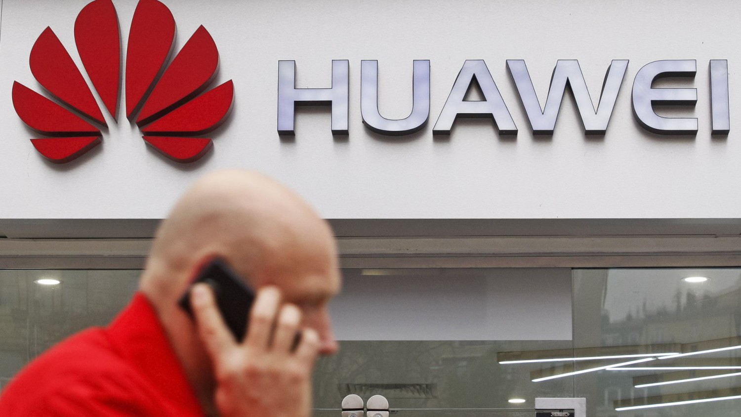 США разрешили компаниям вести бизнес с Huawei
