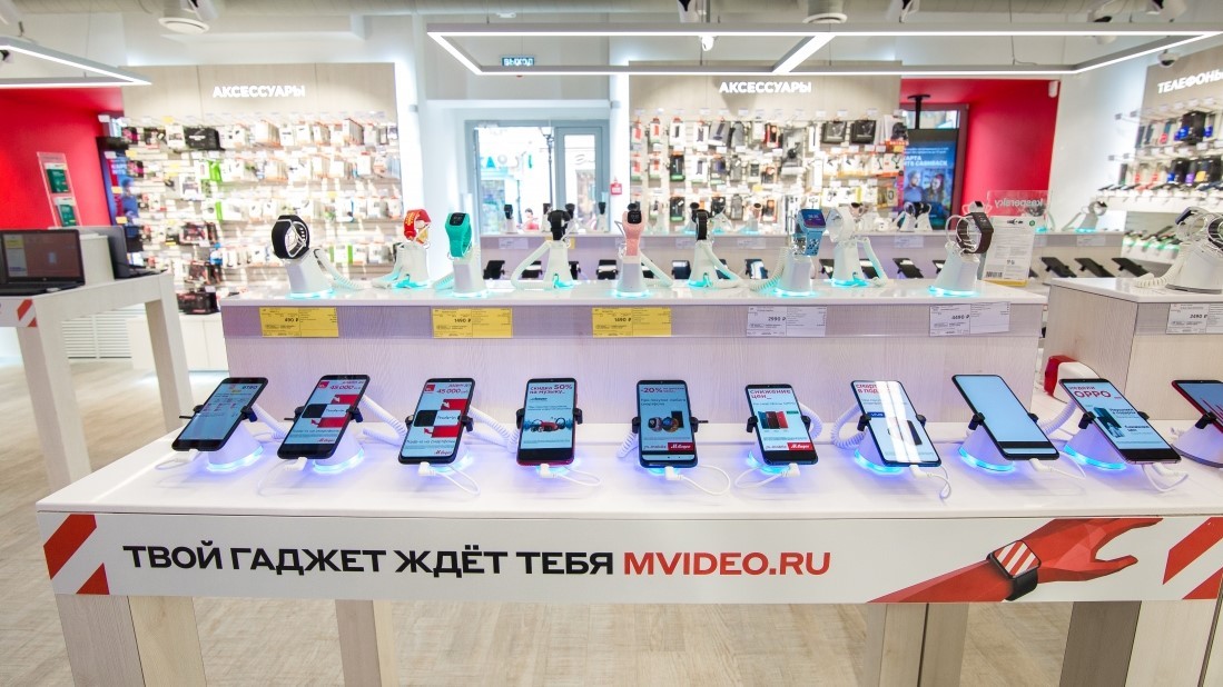 Gfk: выручка от продаж смартфонов в России сократилась на 50%
