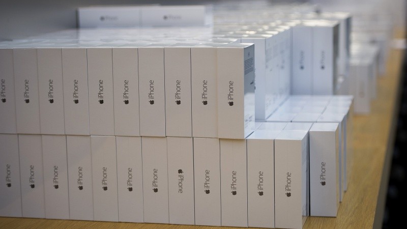 Два студента из Китая обокрали Apple почти на миллион долларов