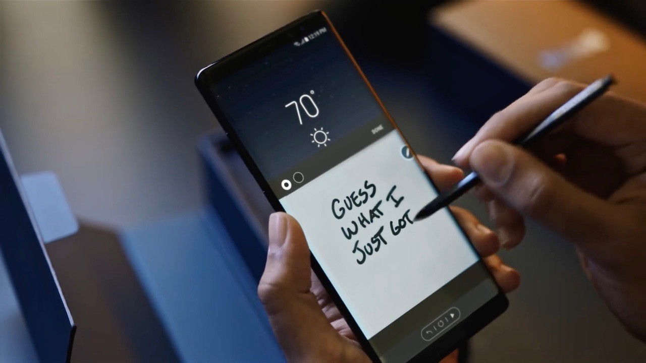 Galaxy Note 8 начал получать Android Oreo