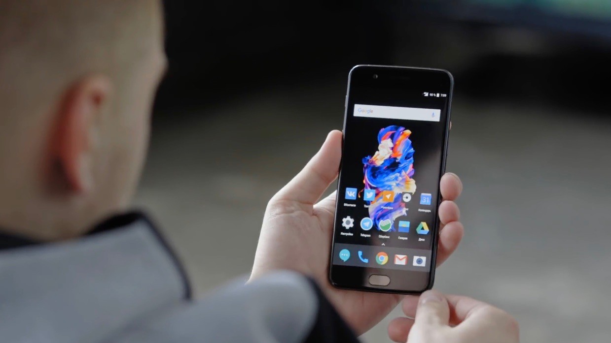 OnePlus 5 и 5T получили жесты, как у iPhone X