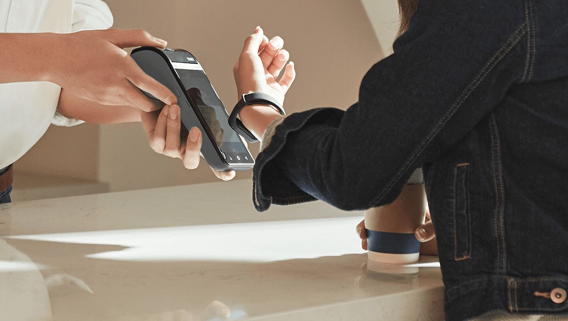 В России стартовали продажи Mi Smart Band 4 NFC