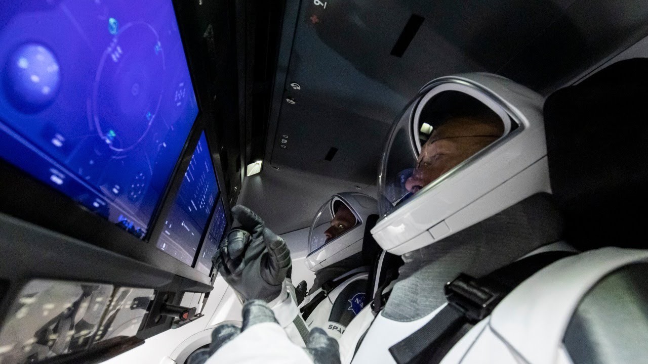 Как смотреть прямую трансляцию повторного запуска SpaceX Crew Dragon с астронавтами