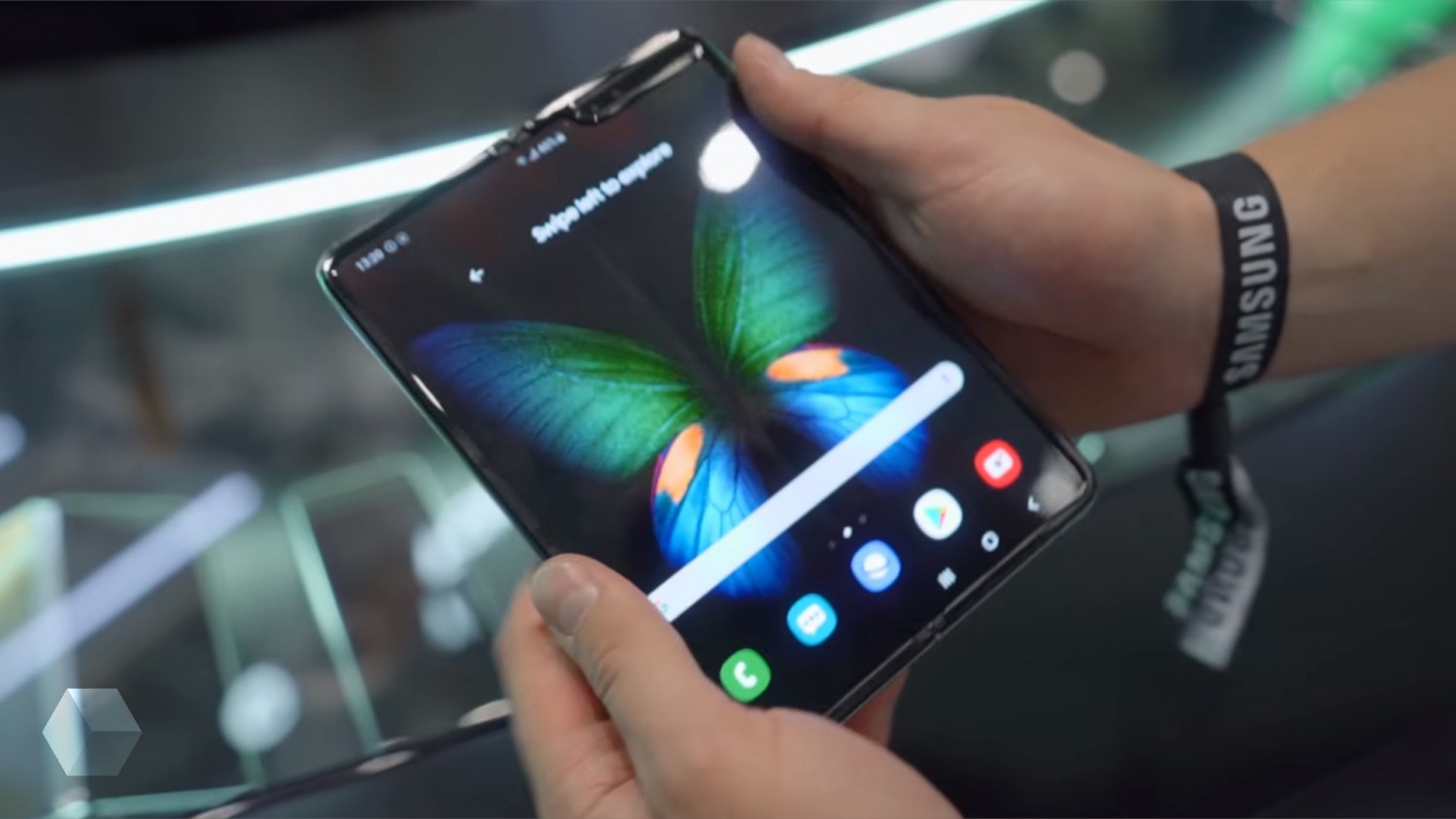 Samsung Galaxy Fold появится в России в октябре