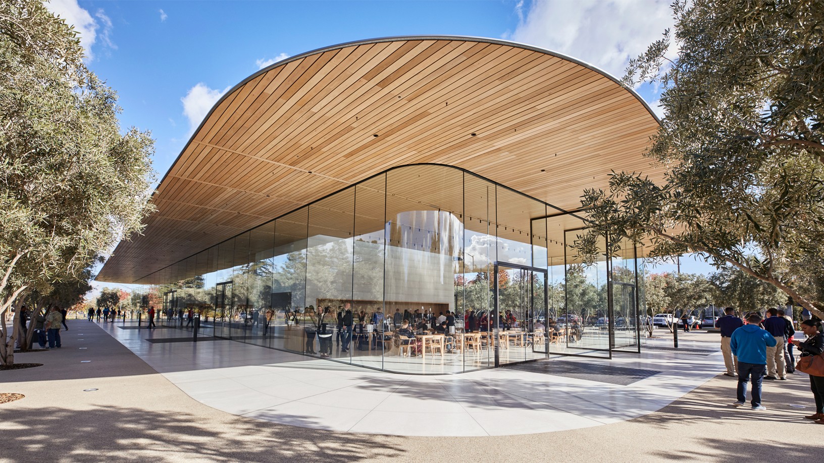 Центр посетителей Apple Park открылся для всех желающих