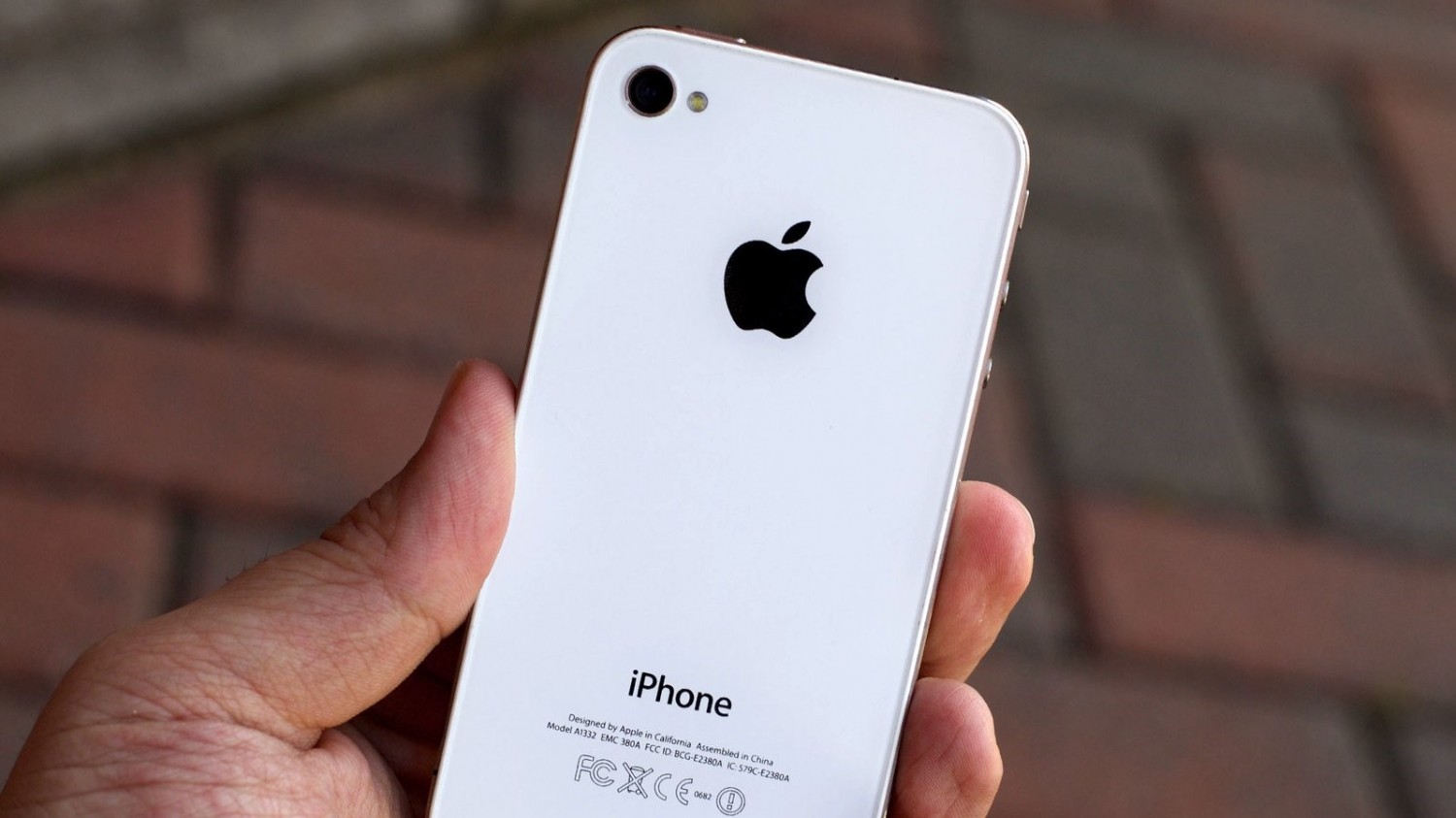 Минг-Чи Куо: iPhone 2020 получат металлическую рамку, как в iPhone 4