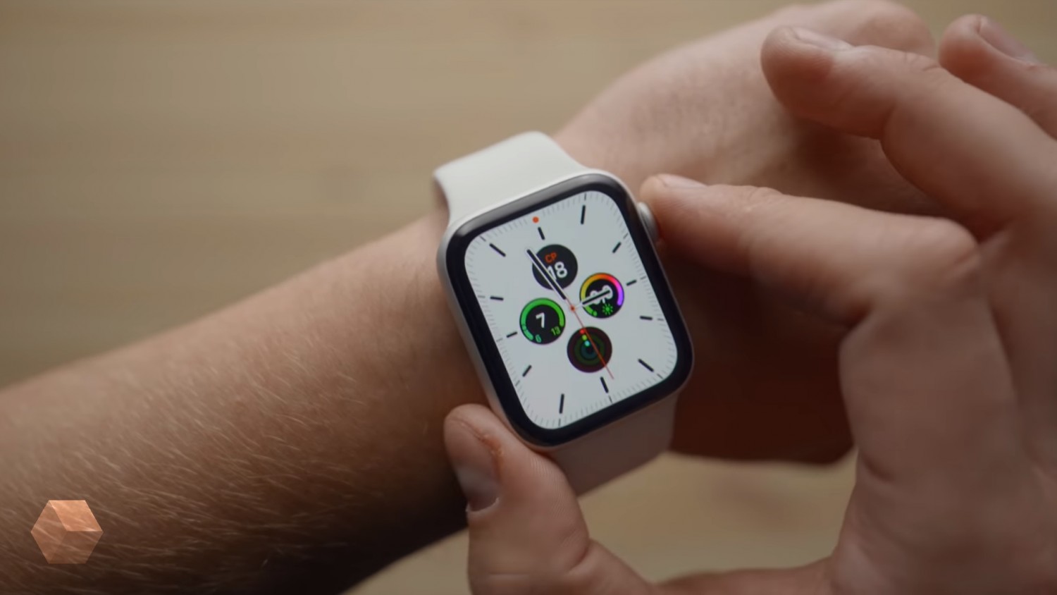 Патент демонстрирует Apple Watch с Touch ID в колёсике Digital Crown