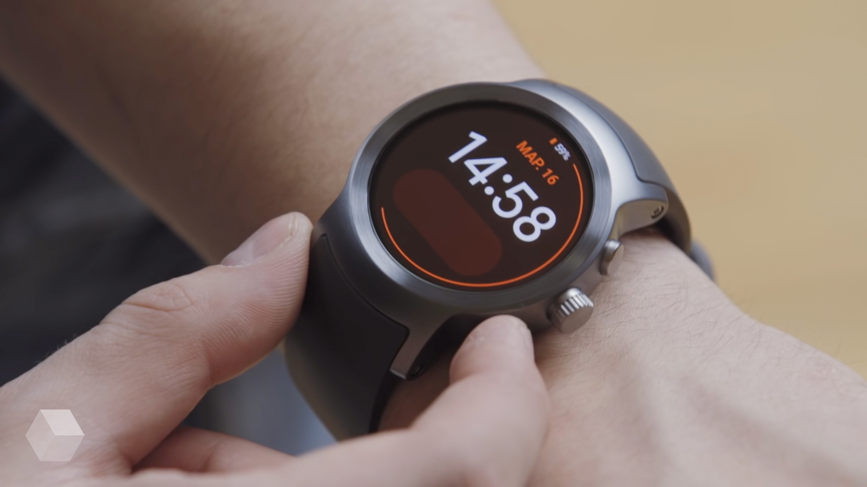 LG выпустит гибридные умные часы на Wear OS