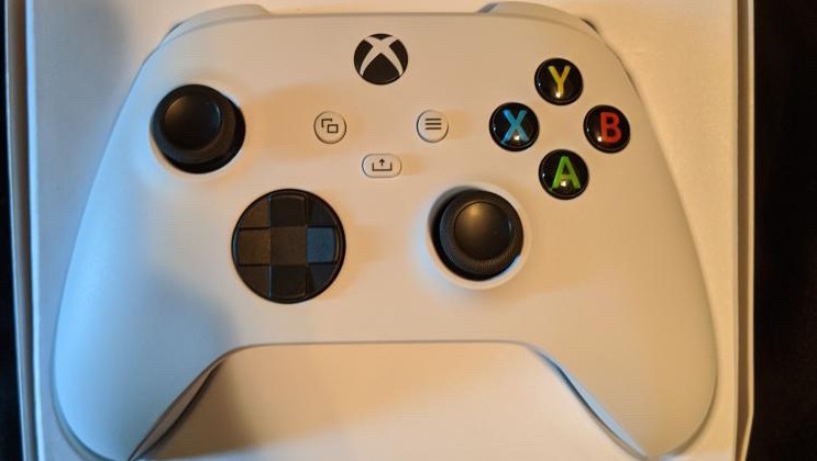 Коробка от геймпада новой консоли Microsoft подтверждает существование Xbox Series S