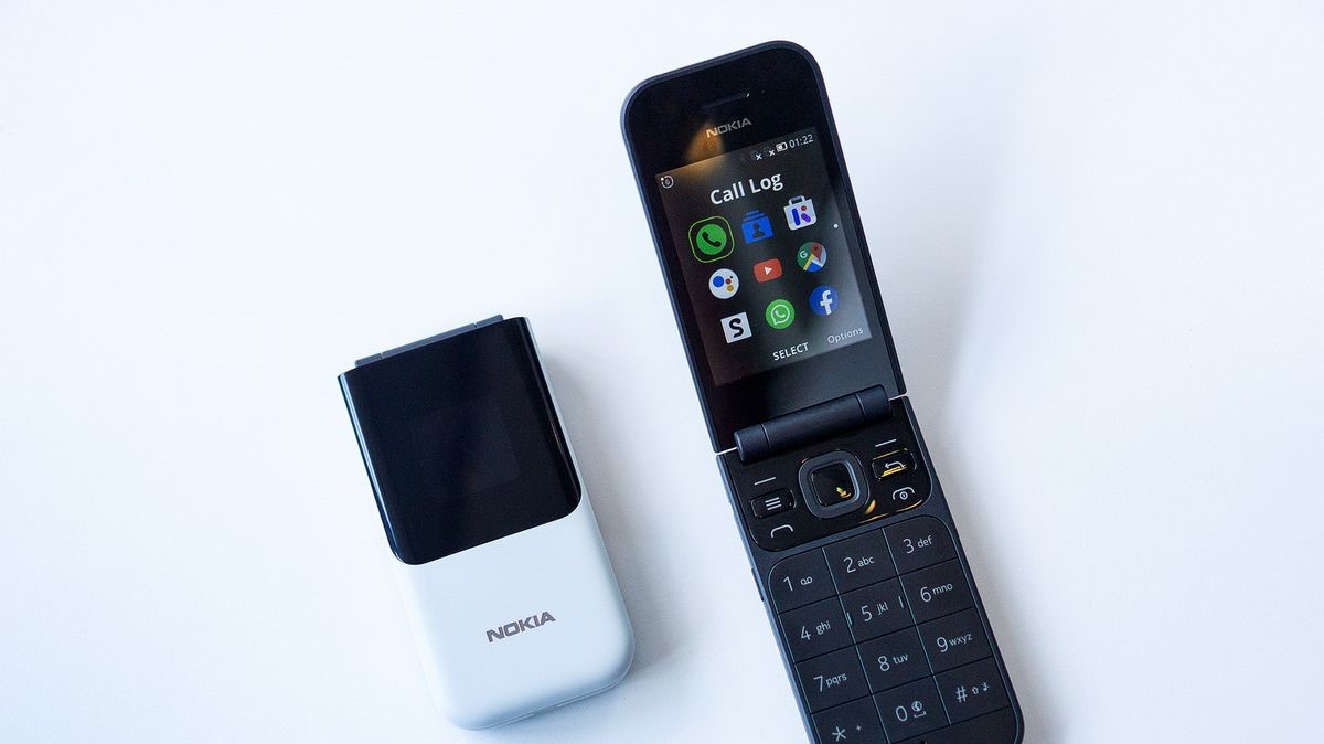 Nokia 2720 Flip доступен в России по предзаказу