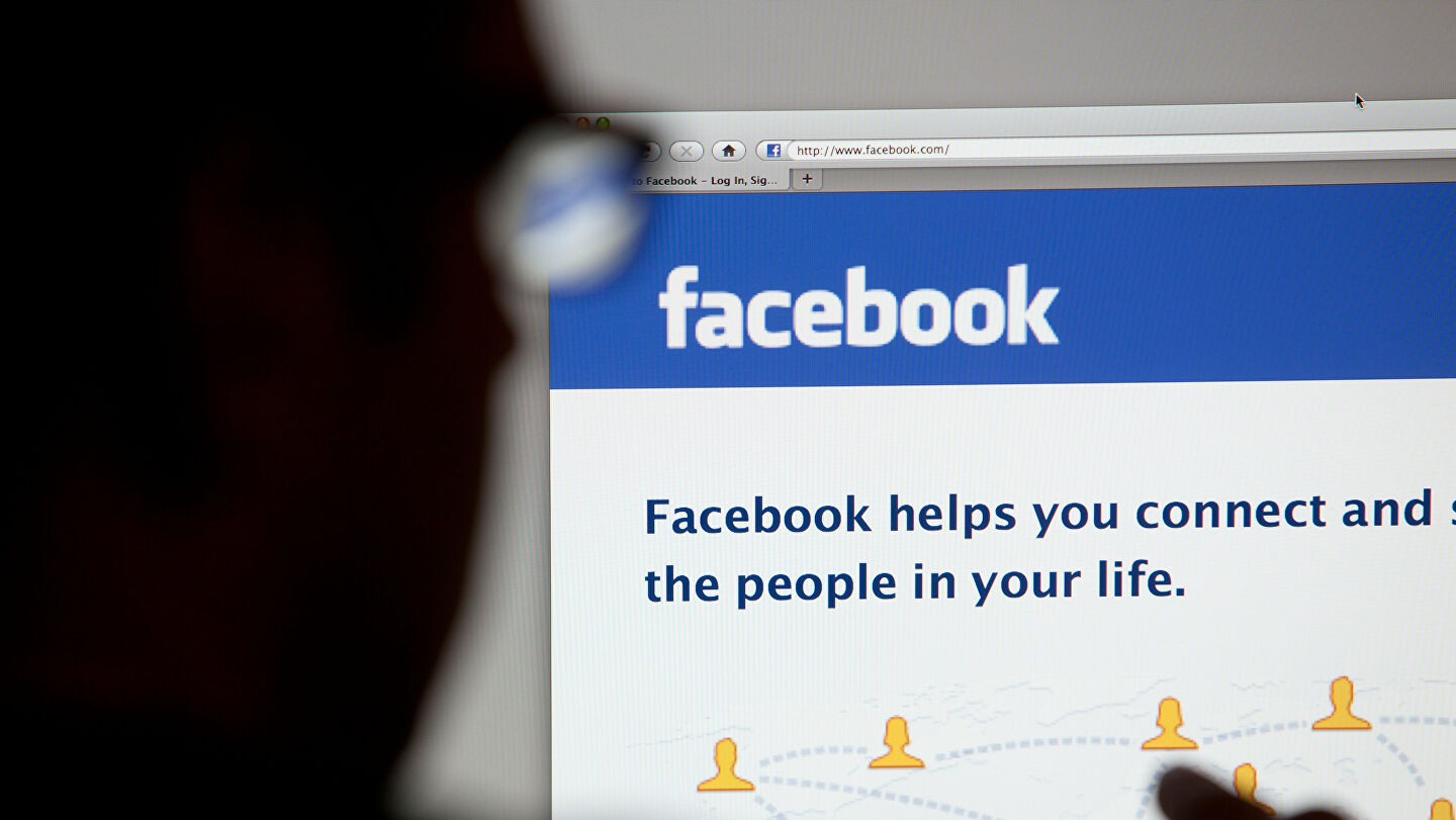 Facebook заплатила штраф в 4 млн рублей за отказ локализовать данные пользователей из России