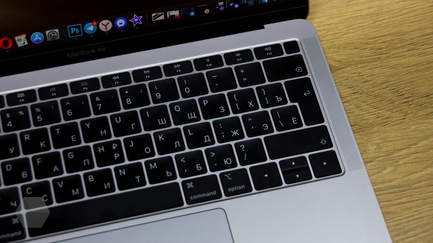Apple извинилась за ненадёжность клавиатуры-«бабочки» в MacBook
