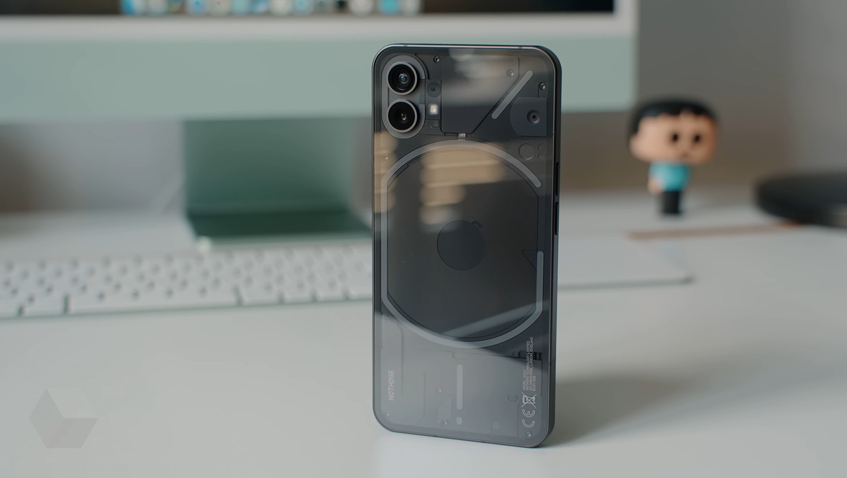 Карл Пей высказался на тему складного Nothing Phone с гибким дисплеем — стоит ждать?