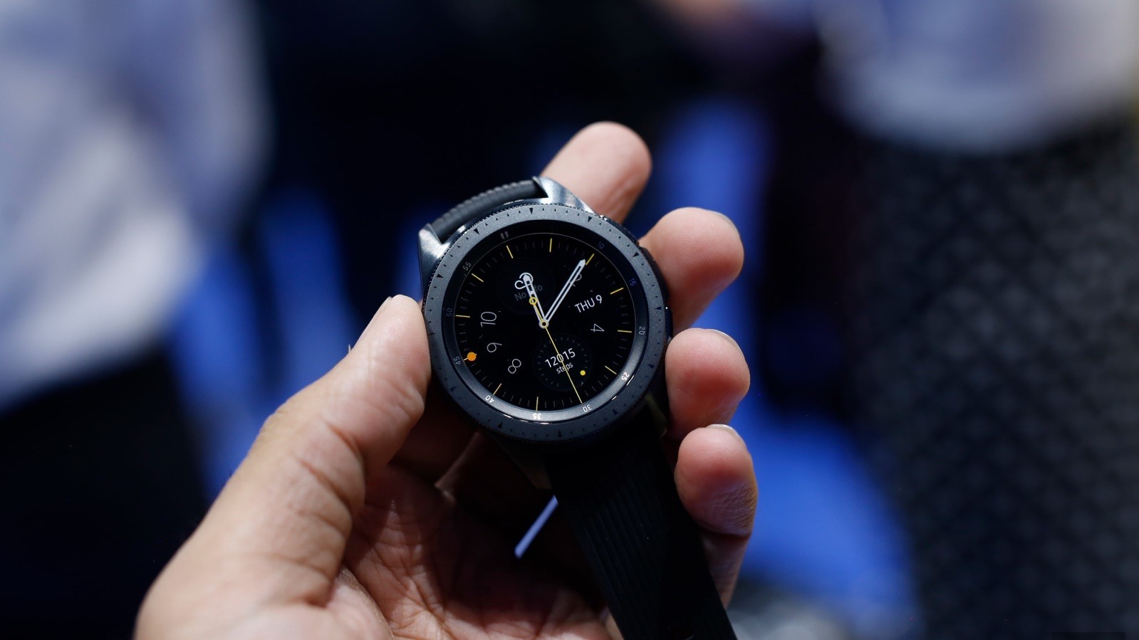 Samsung Galaxy Watch: спорт и мода в одном корпусе