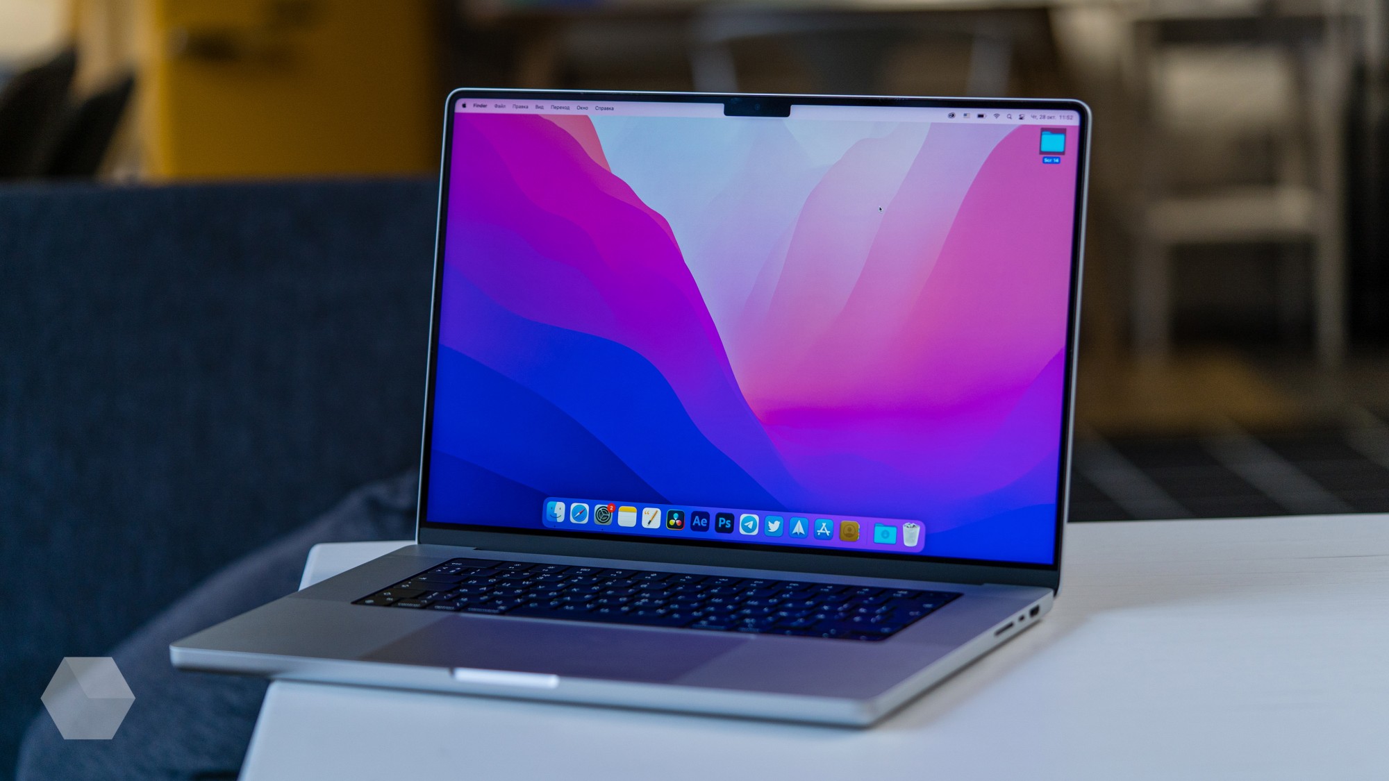 Первый взгляд на MacBook Pro 14