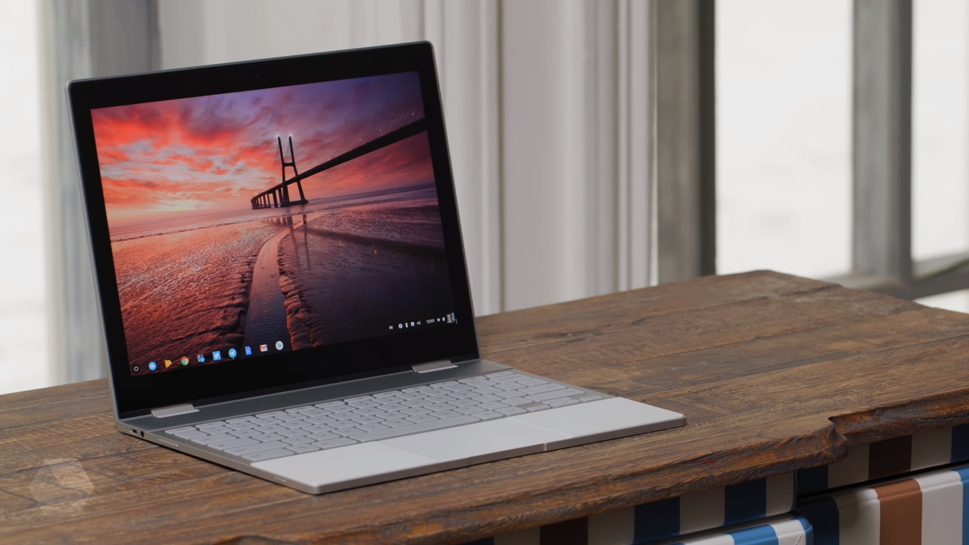Google позволит запускать Windows 10 на Chromebook