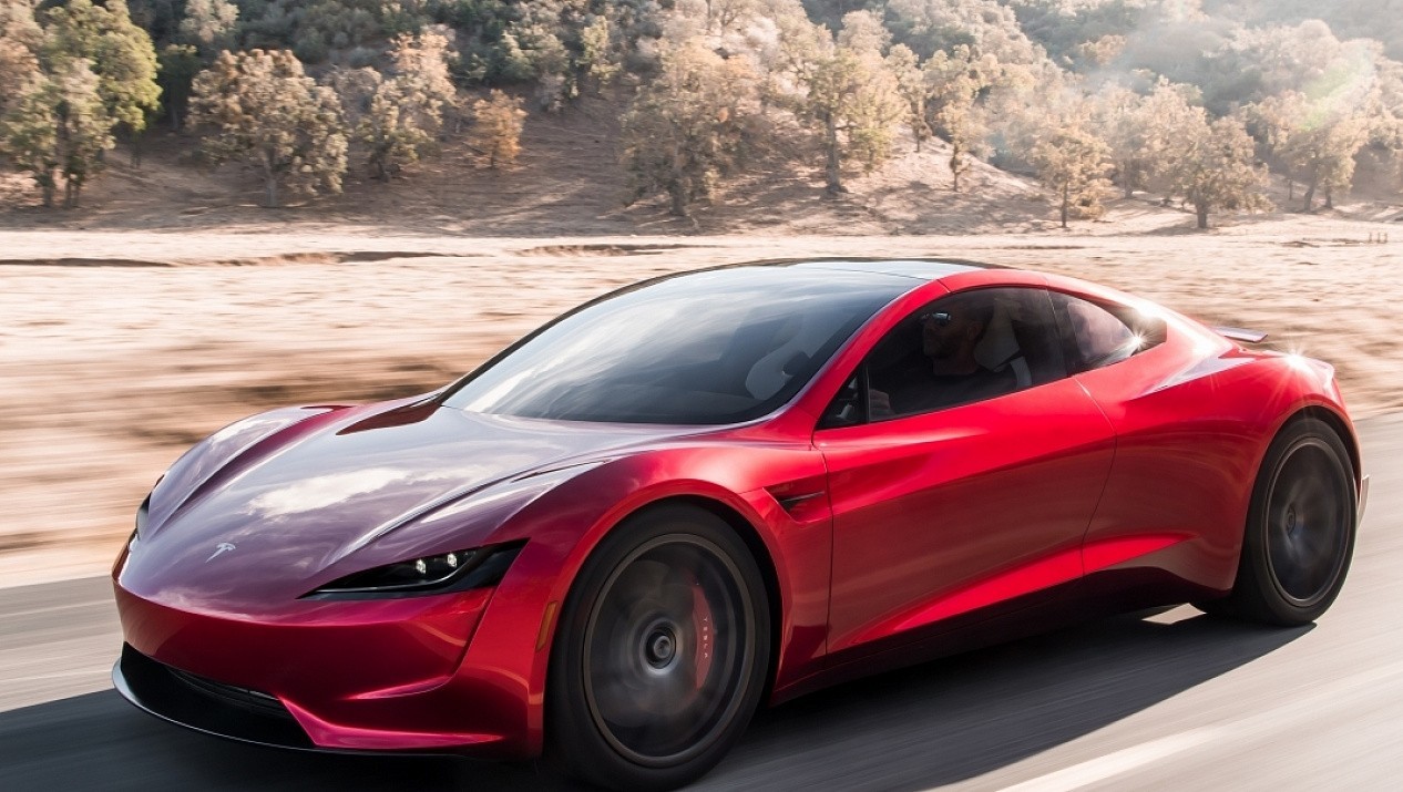 Появились новые фотографии спорткара Tesla Roadster