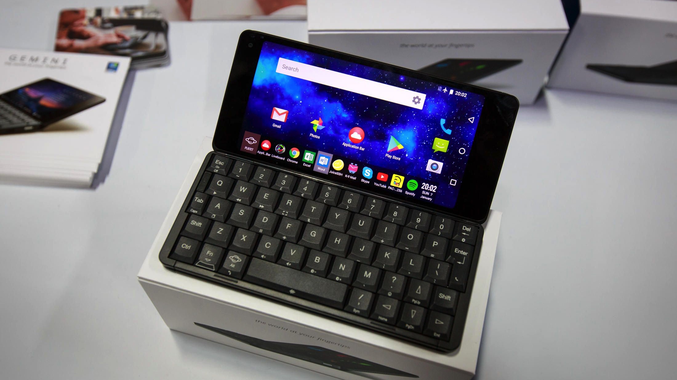 Gemini PDA — КПК родом из 90-х под управлением Android и Linux