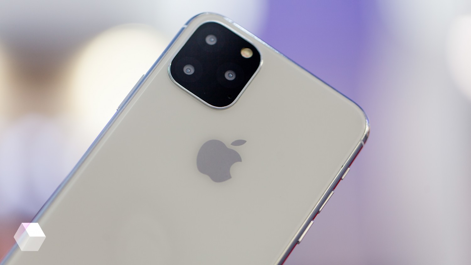 Логотип Apple разместится по центру задней части новых iPhone