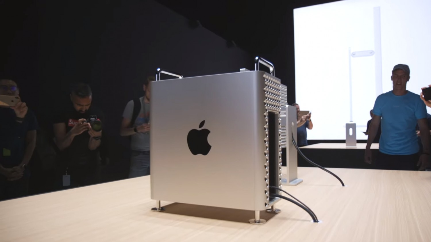 Все конфигурации и примерная стоимость нового Mac Pro от Apple