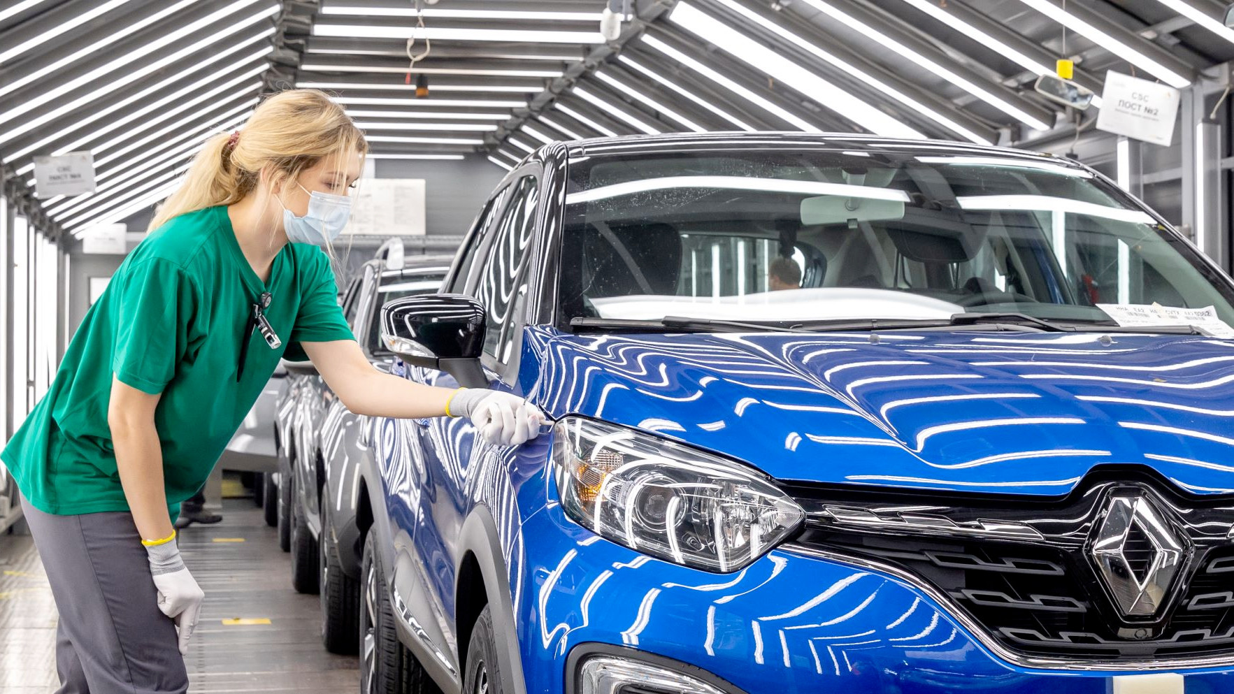 Автопроизводитель Renault приостанавливает деятельность в России