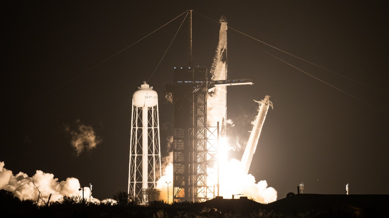 SpaceX запустила первую регулярную миссию на МКС с четырьмя астронавтами