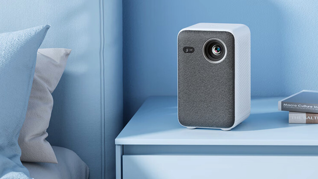 Представлен Xiaomi Projector mini — мобильный проектор c NFC - Rozetked.me