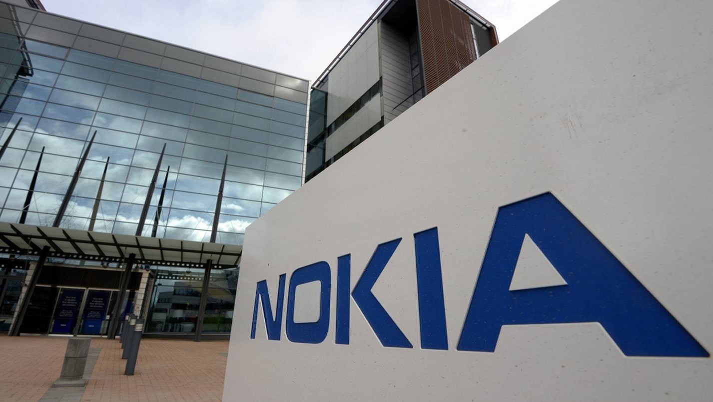 Nokia может выпустить смартфон с загнутым дисплеем Waterfall