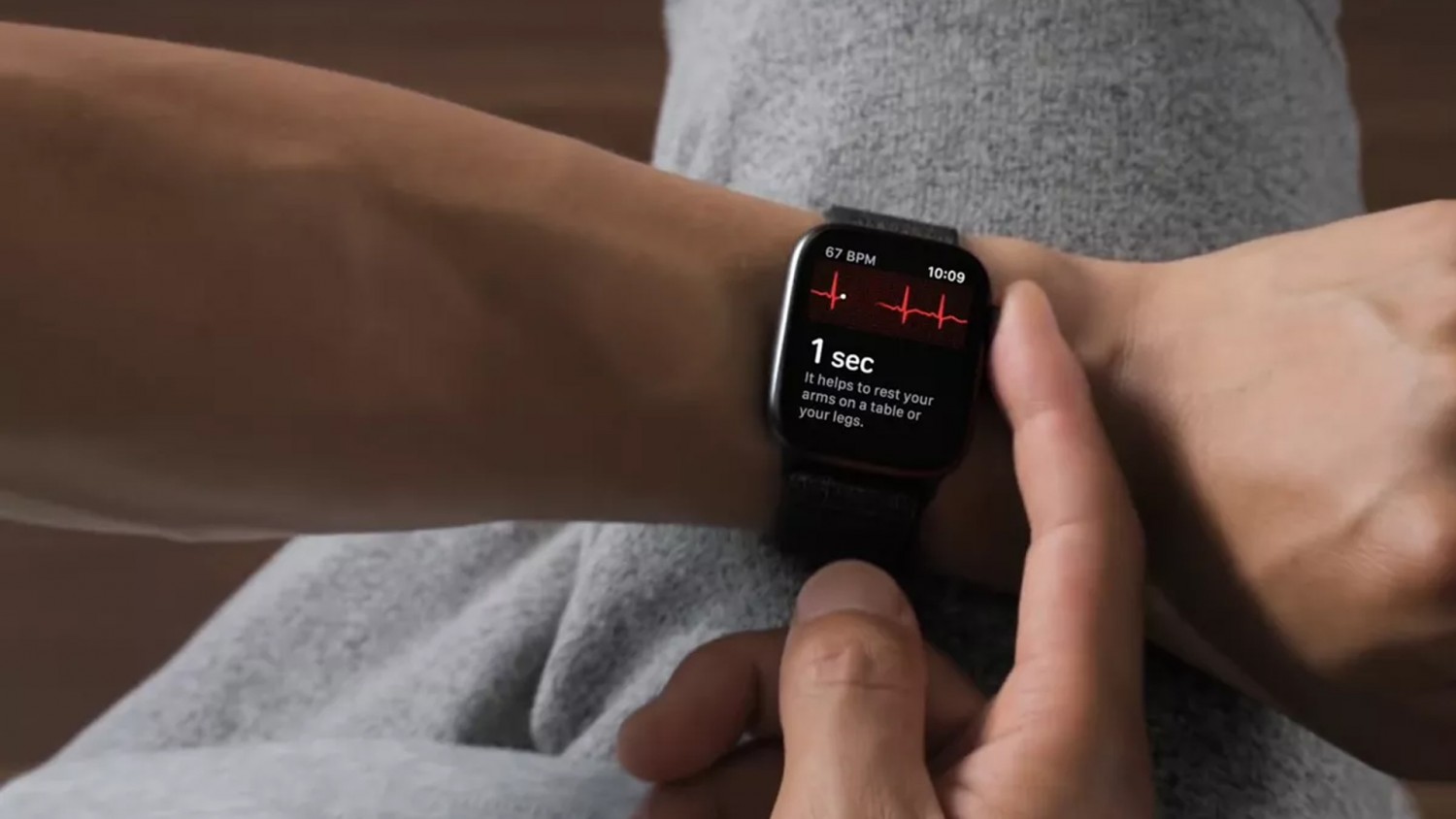 Apple выпустила watchOS 5.2 с функцией ЭКГ