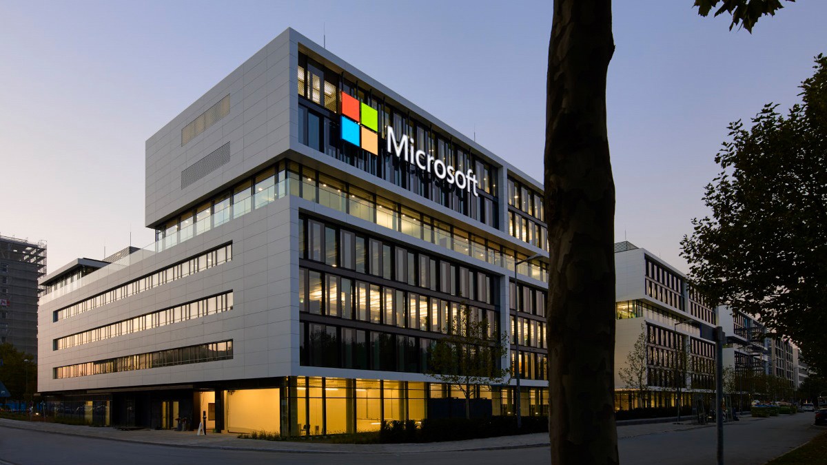 Реорганизация Microsoft: курс на облака и искусственный интеллект