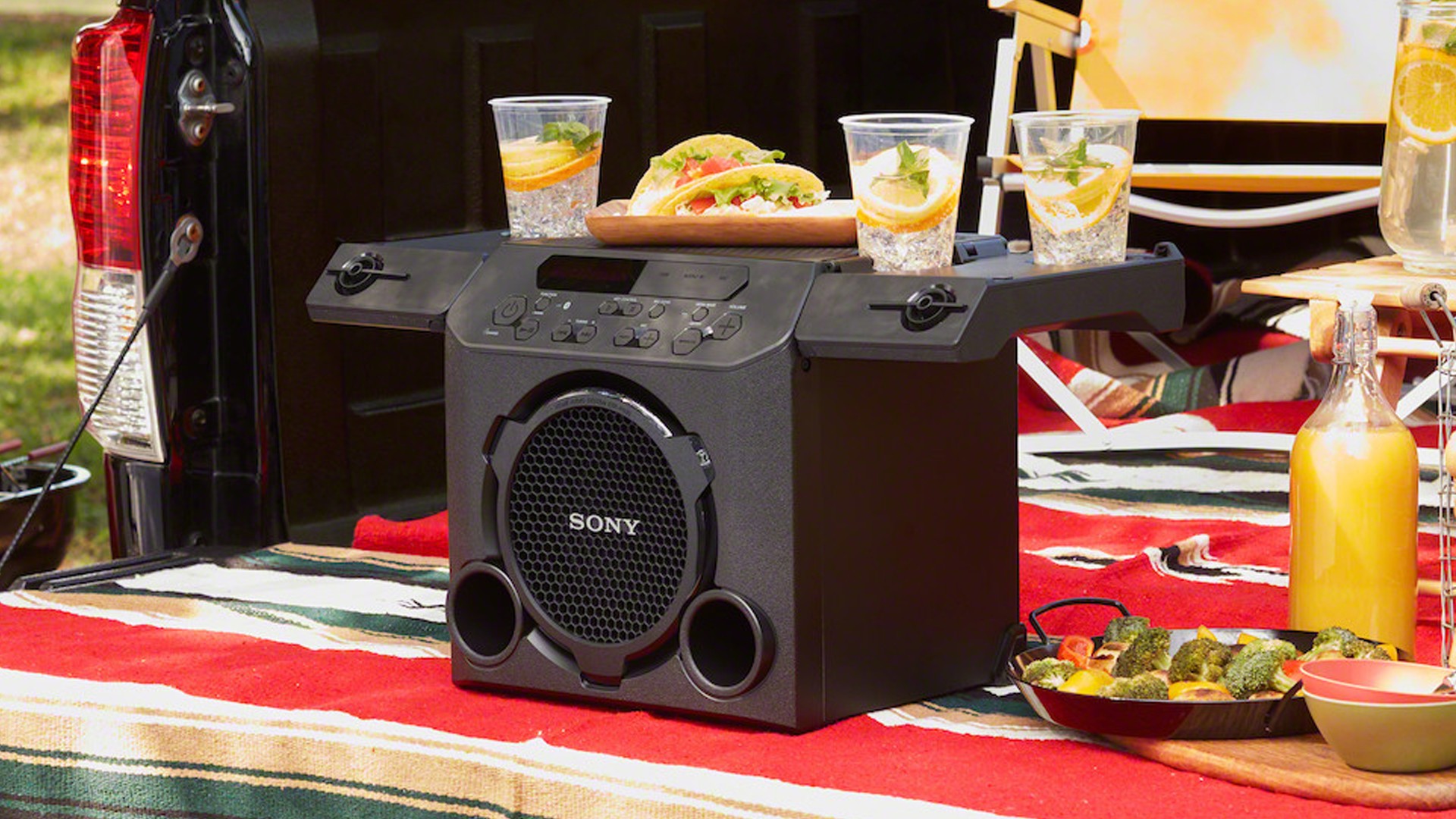Колонка с подставкой для напитков и другие аудио-новинки Sony
