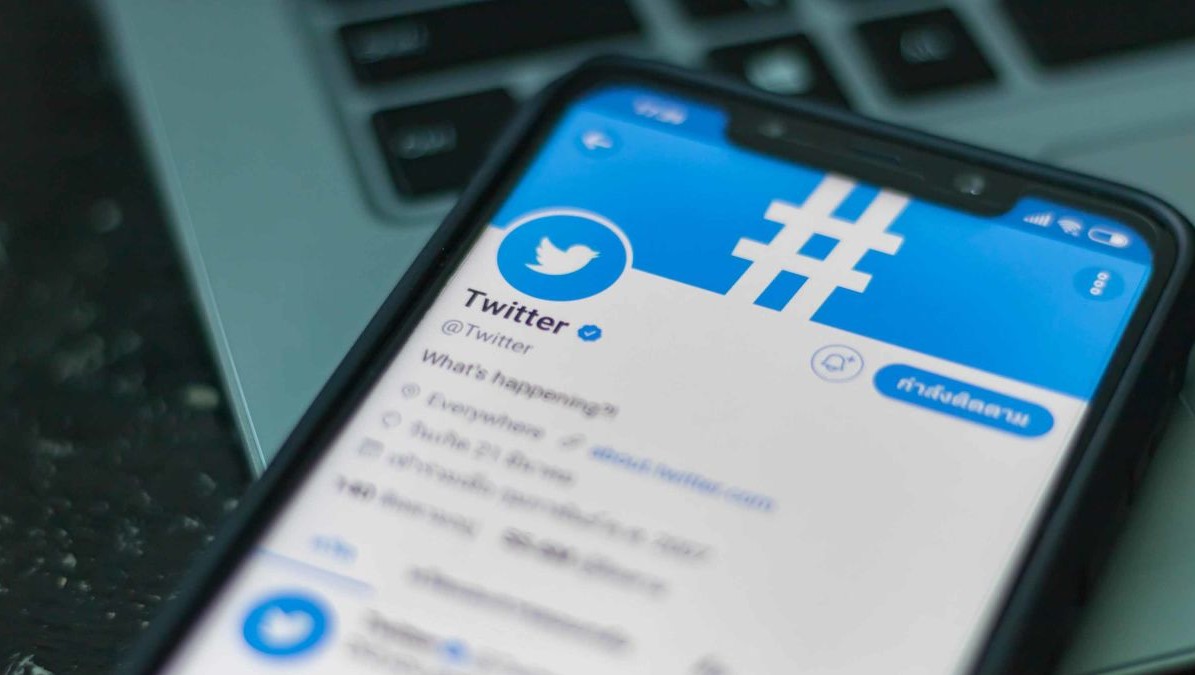 Twitter удаляет из своих программных кодов слова «хозяин», «раб» и «чёрный список»