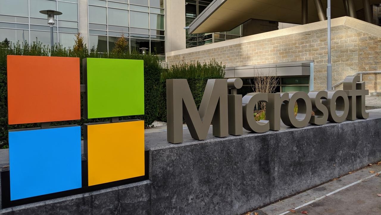 Microsoft заменяет редакторов MSN ИИ-алгоритмами